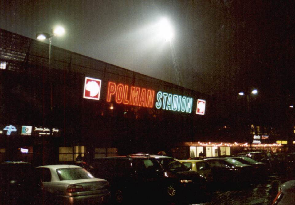 Polman Stadion - Außenansicht