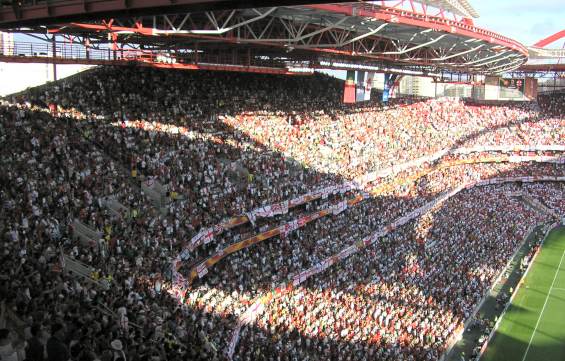 Estádio da Luz Lisboa - Gegenseite voller England-Banner