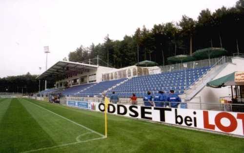 Dietmar-Hopp-Stadion - Tribüne von nahem