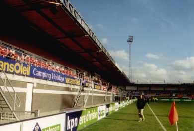 Fast & Goed Stadion - L&auml;ngsseite