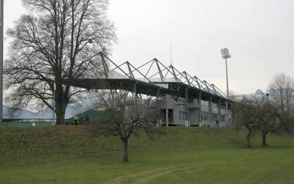 Rheinpark Stadion - Haupttribüne Außenansicht